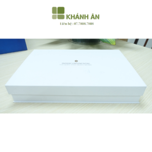 Hộp sản phẩm đi kèm