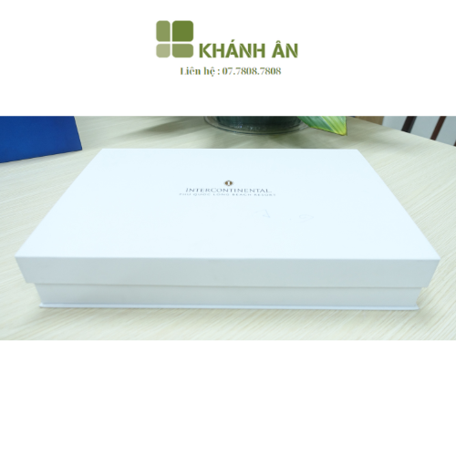 Hộp sản phẩm đi kèm