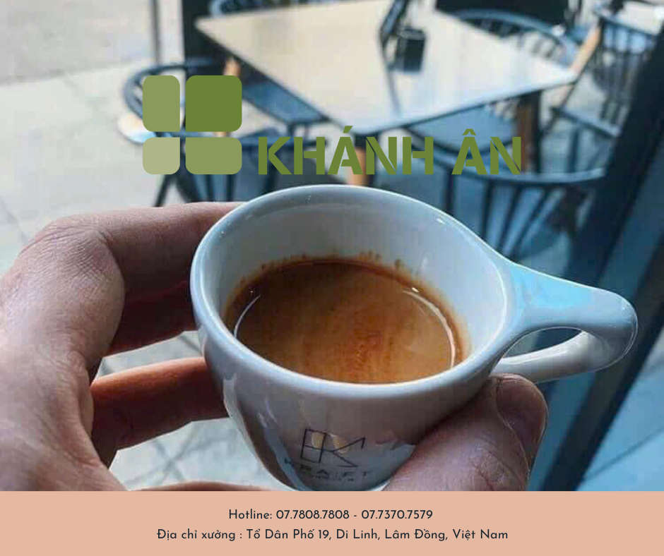 Hồng và Nâu Tối giản Cà phê Bài đăng Facebook (1)