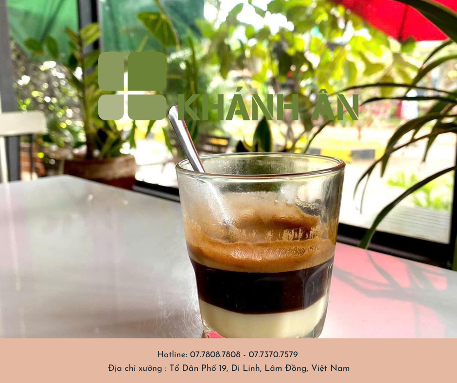 Hồng và Nâu Tối giản Cà phê Bài đăng Facebook